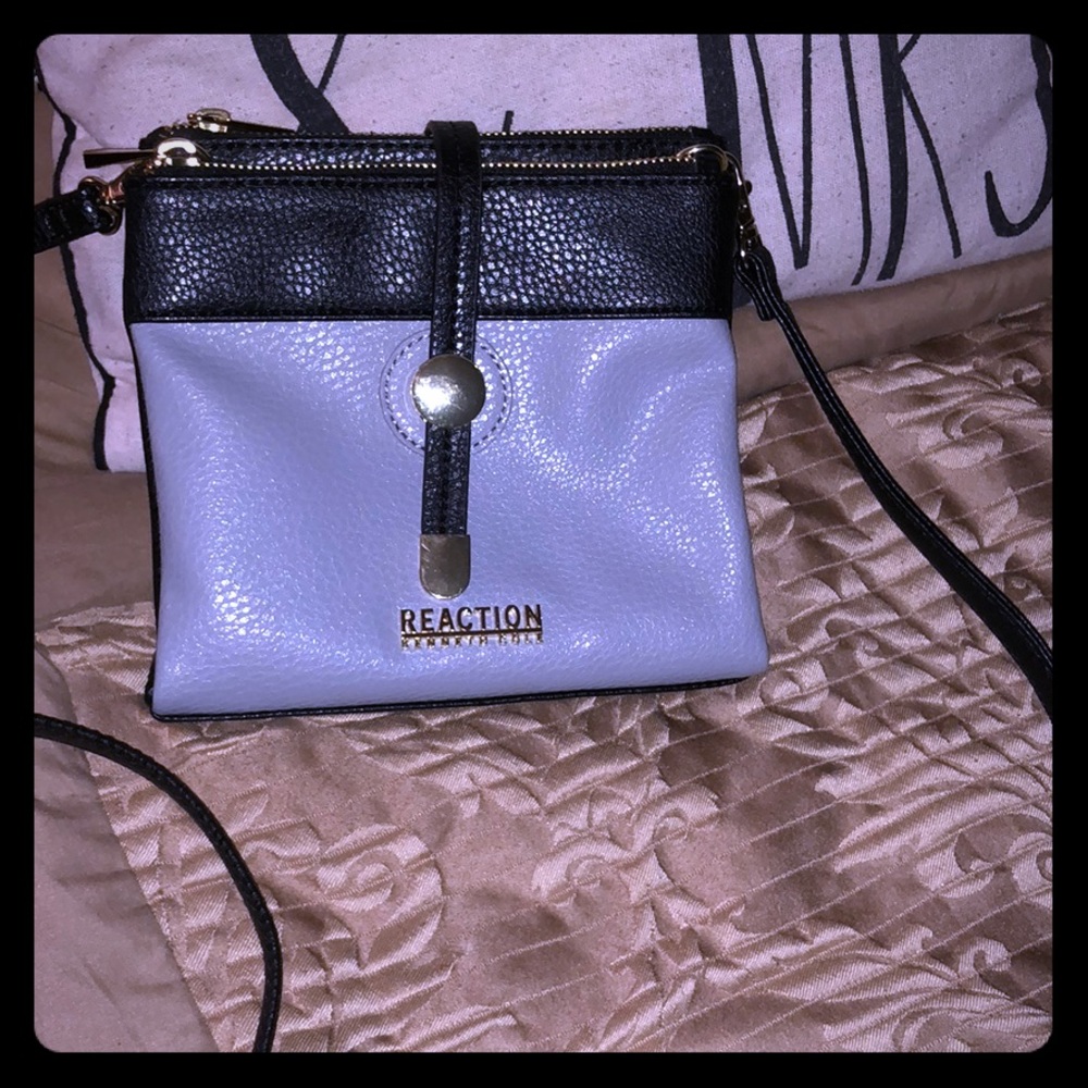 Black and Grey Reaction Kenneth Cole Crossbodybag